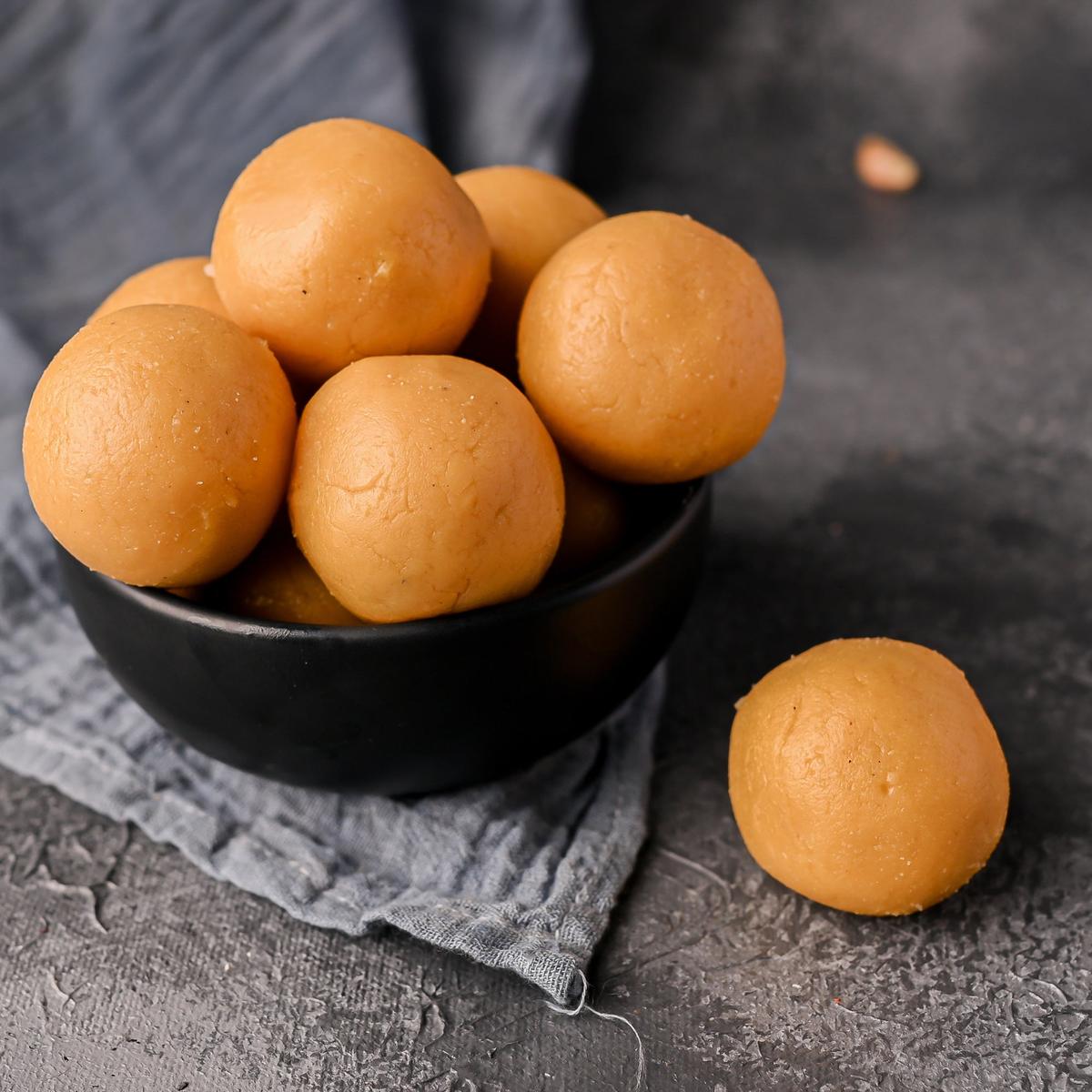 thokkudu_laddu_bandar_laddu